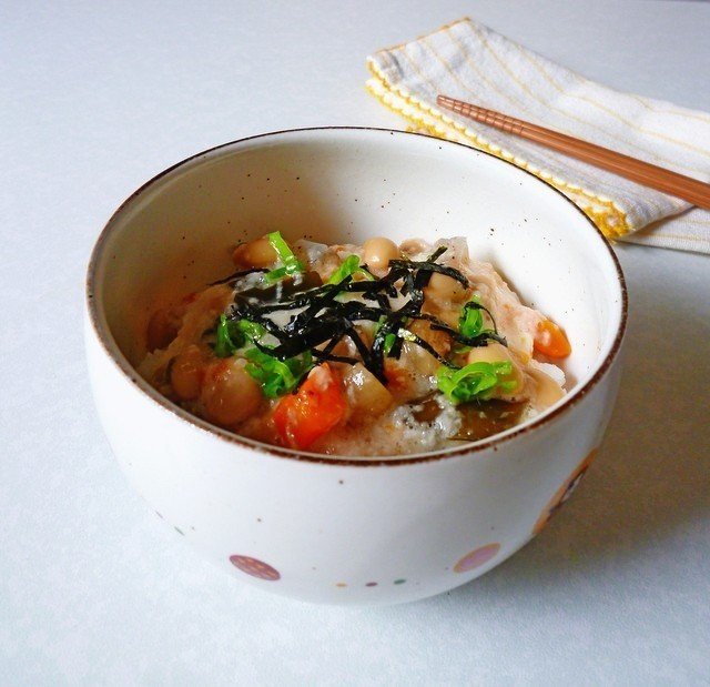 五目とろろ丼の写真