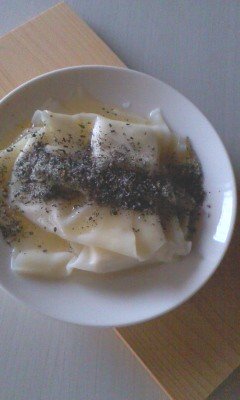 黒ごま香る、お豆腐ワンタンの写真